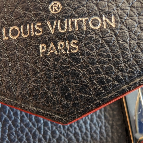 Louis Vuitton - MyLockMe BB Calfskin Leather Crossbody - Navy - Excellent - Picture 3 of 13